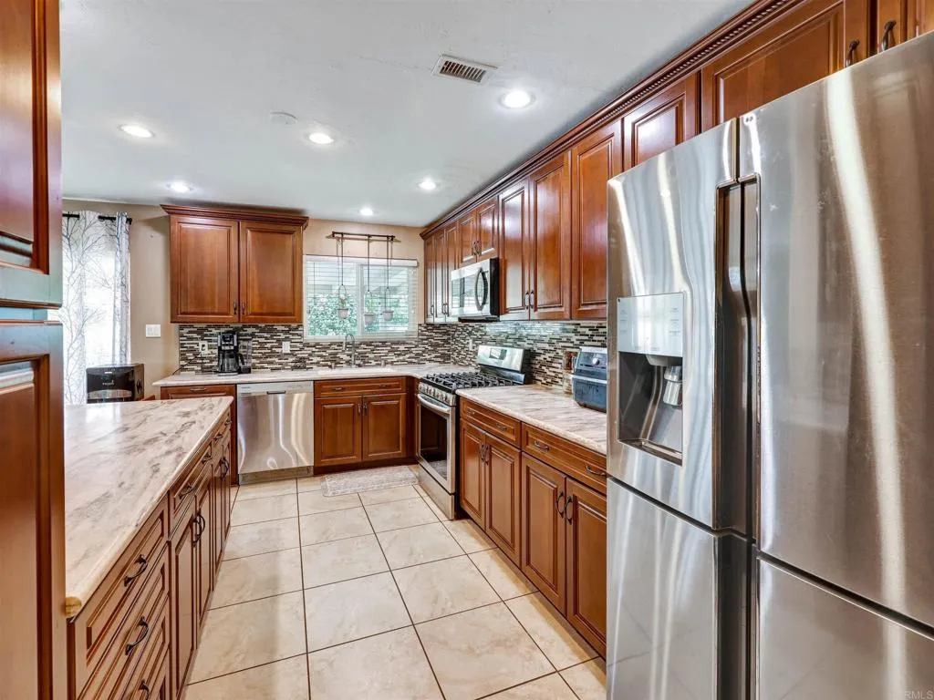 https://cdn.realtyfeed.com/cdn/127/306750586/fc45bd1247ac78c7fddf82303969239e.webp