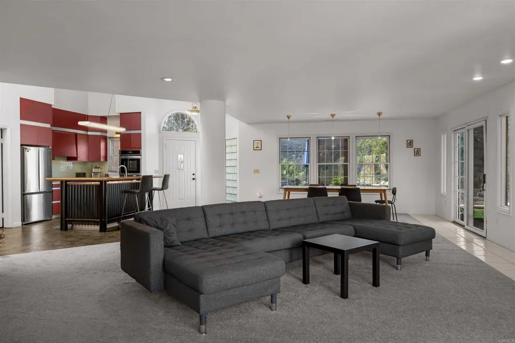 https://cdn.realtyfeed.com/cdn/127/306750589/eefd3c60a519c115c377ce6da1fb2bc4.webp