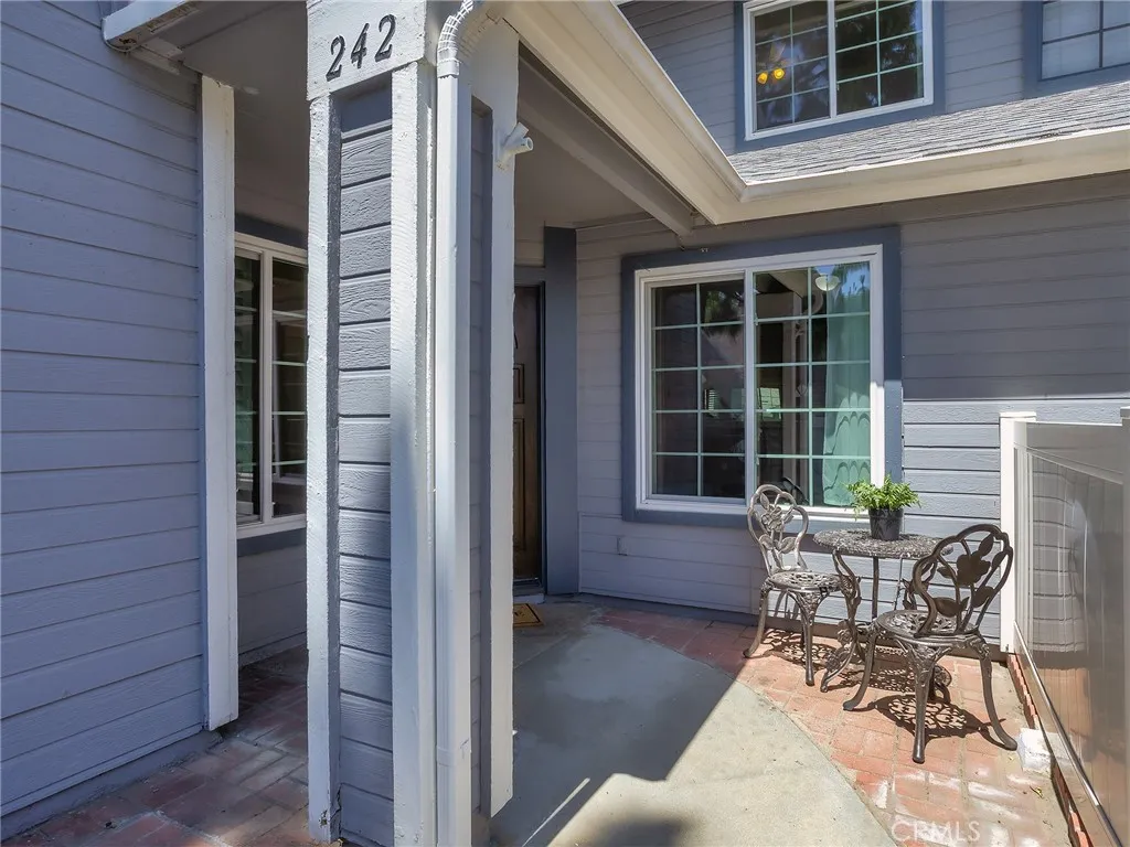 242 Spruce Court, Azusa, CA 91702 - Photo 5 of 54, Azusa, CA