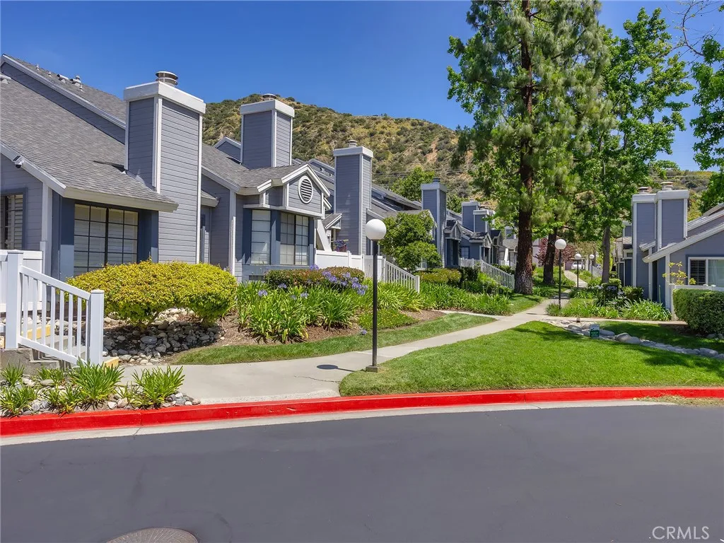 242 Spruce Court, Azusa, CA 91702 - Photo 4 of 54, Azusa, CA