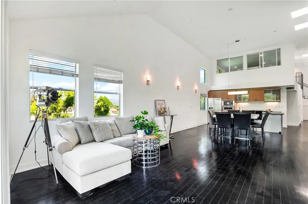 12837 Moorpark Street Unit 405, Studio City, CA 91604 - Photo 2 of 35, Studio City, CA