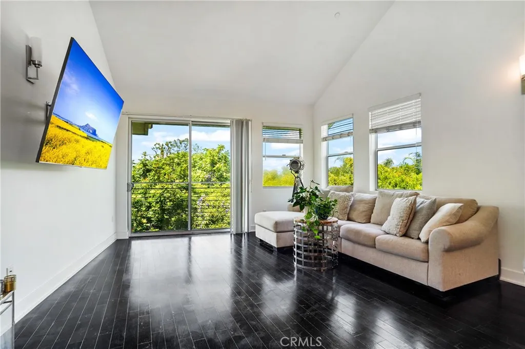 12837 Moorpark Street Unit 405, Studio City, CA 91604 - Photo 4 of 35, Studio City, CA