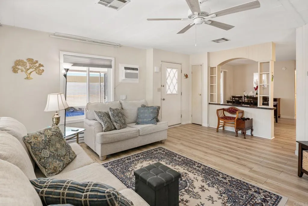 https://cdn.realtyfeed.com/cdn/127/306750644/62fc51be32c9a803f8b857f922b88d30.webp