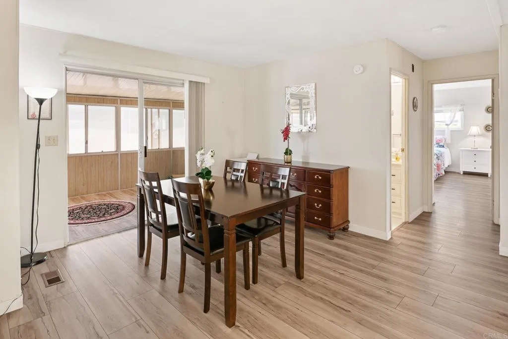 https://cdn.realtyfeed.com/cdn/127/306750644/a6caba3f49a229d05bc1879c69dad3f1.webp