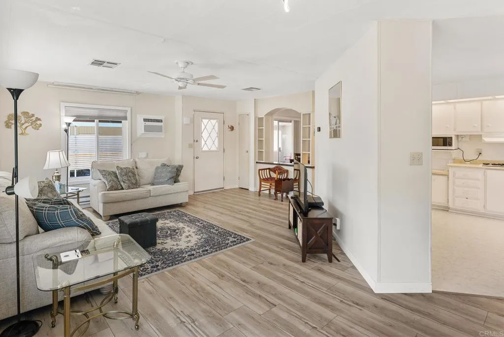 https://cdn.realtyfeed.com/cdn/127/306750644/edaf4773897ab30144cccb9f145ba286.webp