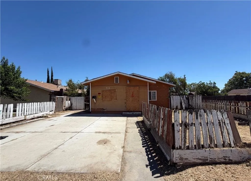 711 S G, Madera, CA 93637 - Main photo, Madera, CA
