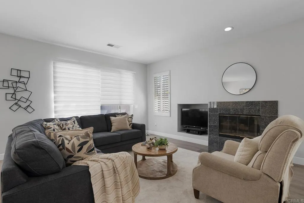 https://cdn.realtyfeed.com/cdn/127/306750716/4c1fffd60a1e7b3934ac7a238a43c67e.webp