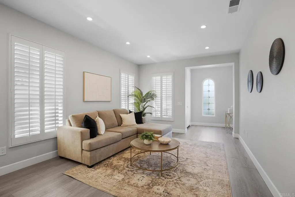 https://cdn.realtyfeed.com/cdn/127/306750716/55f361eddeaddf27efe1aa94008c7d05.webp