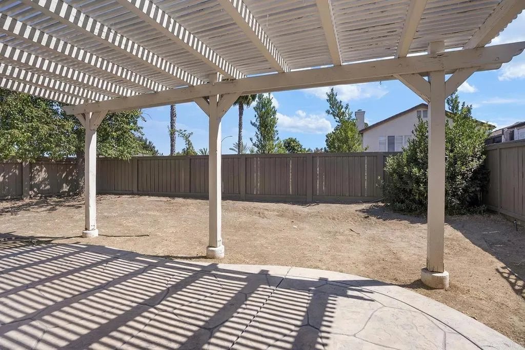 https://cdn.realtyfeed.com/cdn/127/306750716/852d0b5f5b8743977115a33fcaff43d0.webp