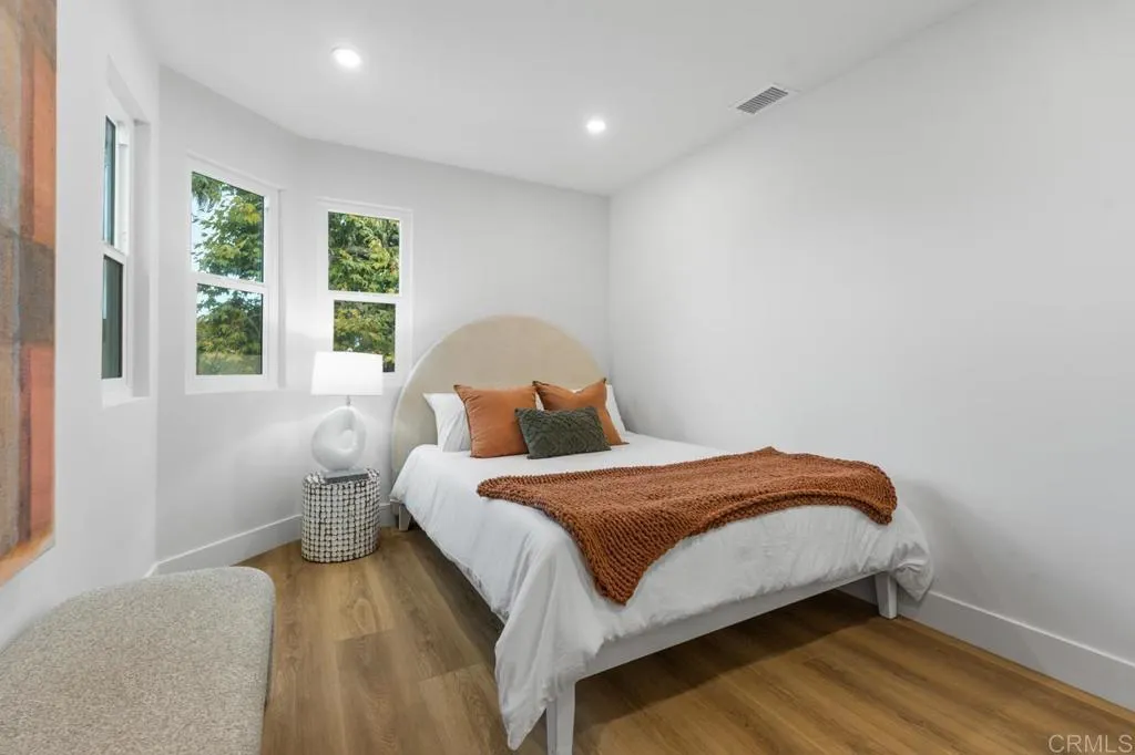 https://cdn.realtyfeed.com/cdn/127/306750728/0e6ff1159f86ecf8402ab28bff10e8c6.webp