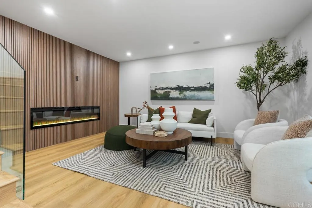 https://cdn.realtyfeed.com/cdn/127/306750728/b4fbc239114f68fc9ce00edb65ec3b5f.webp