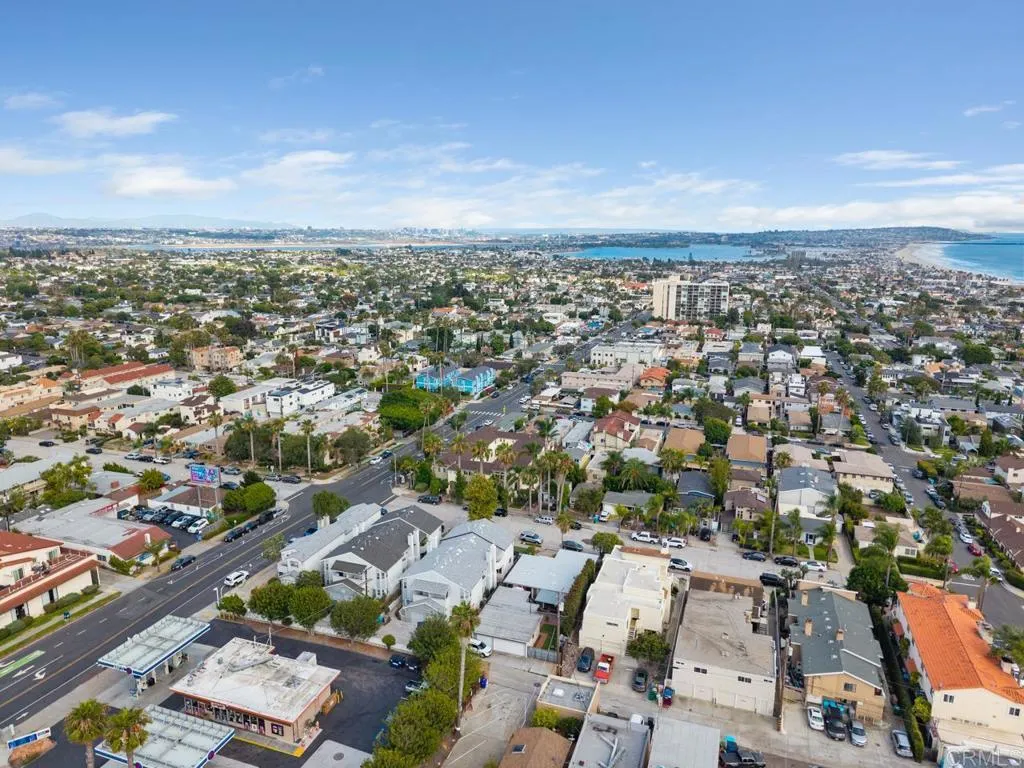 https://cdn.realtyfeed.com/cdn/127/306750729/0bceaa217150b3d428fd05940c7c17b2.webp