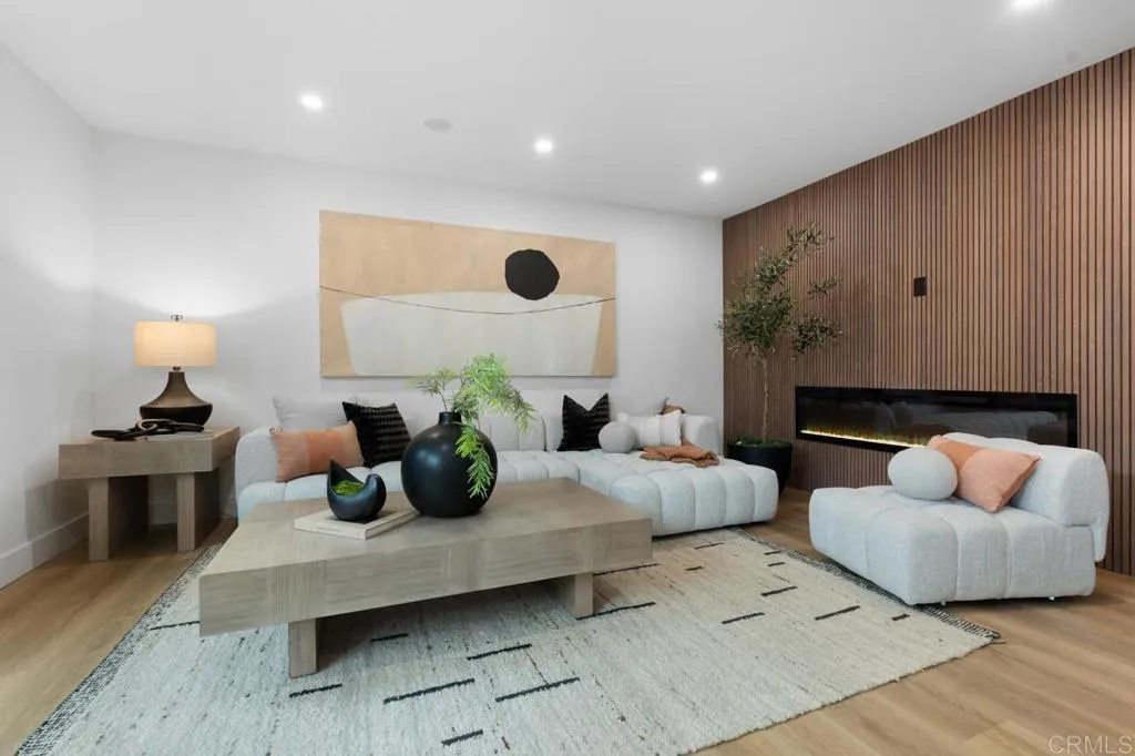 https://cdn.realtyfeed.com/cdn/127/306750729/1ef5ac7ec7e2bc73436366d33271e242.webp
