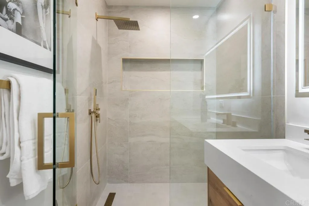 https://cdn.realtyfeed.com/cdn/127/306750729/23ad1861a58690f671cc3c54daf241e4.webp