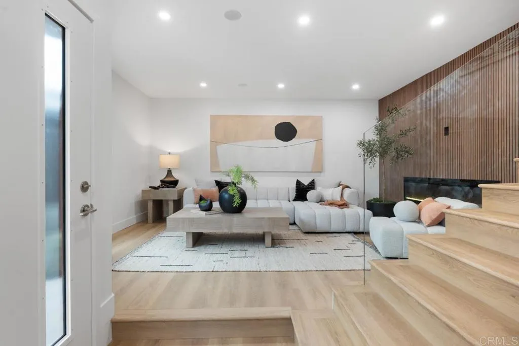 https://cdn.realtyfeed.com/cdn/127/306750729/25fcf80e4bb06d754911faddc1bd4356.webp