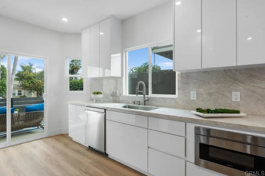 https://cdn.realtyfeed.com/cdn/127/306750729/27b8fe67d4578755ec556aa442baad19.webp