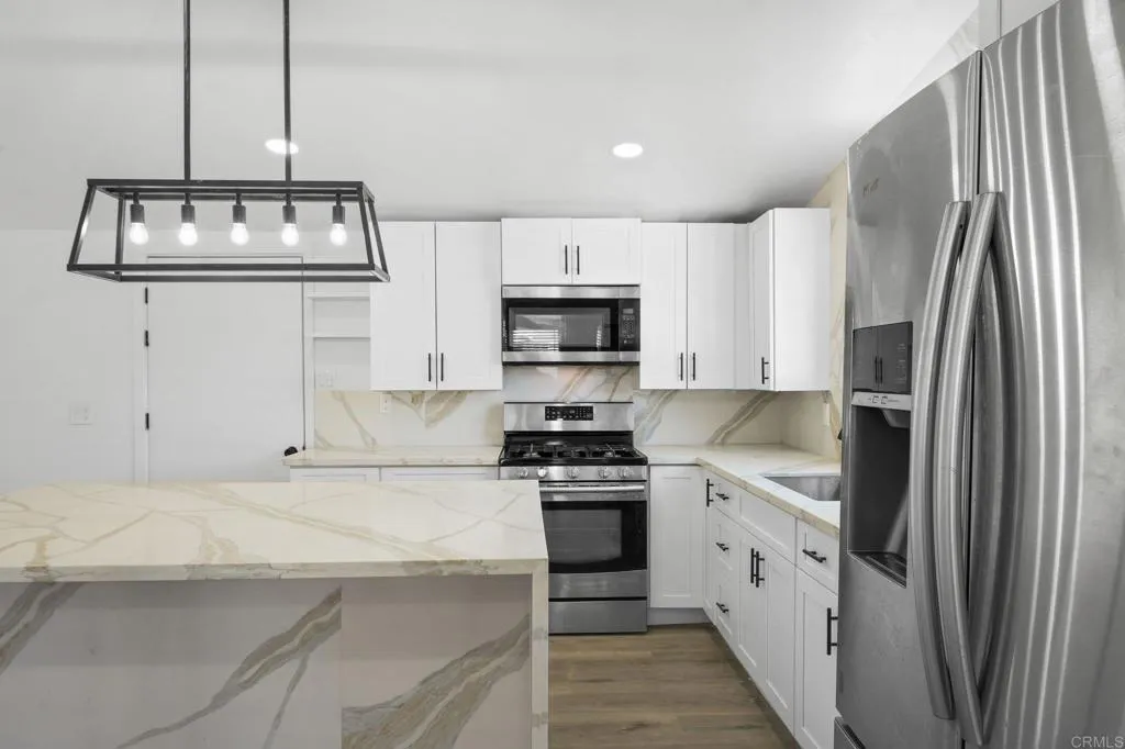 https://cdn.realtyfeed.com/cdn/127/306750732/557e1a32bf921aff36c44513234c6c1b.webp