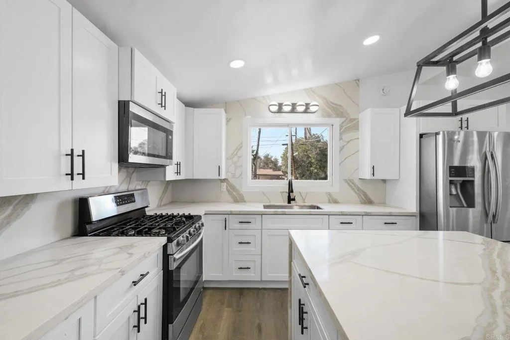 https://cdn.realtyfeed.com/cdn/127/306750732/ba202a286d537f454de3a773c4453c6b.webp
