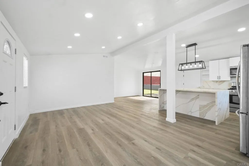 https://cdn.realtyfeed.com/cdn/127/306750732/c97bfaa1ce1353218f2d51f79126bbe9.webp
