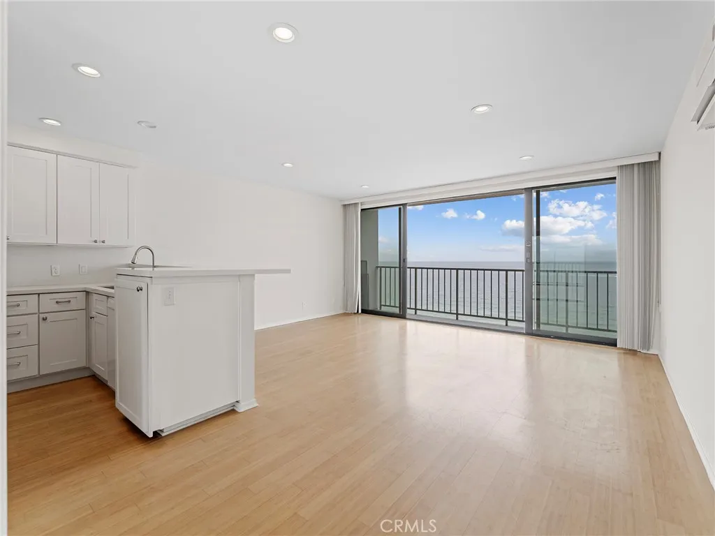 721 Esplanade Unit 403, Redondo Beach, CA 90277 - Photo 5 of 28, Redondo Beach, CA
