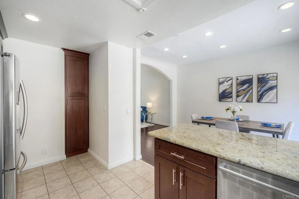 https://cdn.realtyfeed.com/cdn/127/306750786/0c90a38f08b181420f7e447ee9a95d7a.webp
