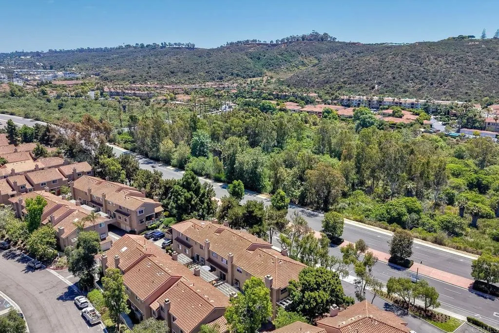 https://cdn.realtyfeed.com/cdn/127/306750786/74d0f0ea83fb030c94277219f1cdb1fe.webp