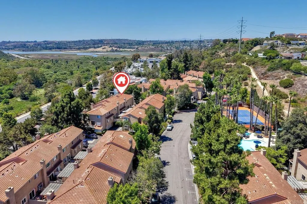 https://cdn.realtyfeed.com/cdn/127/306750786/95ef36066fea2646f5c7417041fb4e99.webp