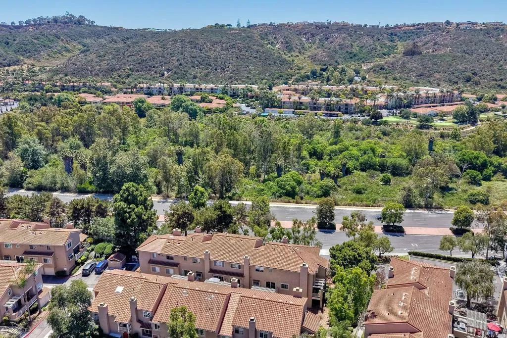 https://cdn.realtyfeed.com/cdn/127/306750786/b53f34b4499a570da76ef2bbf7e364d4.webp