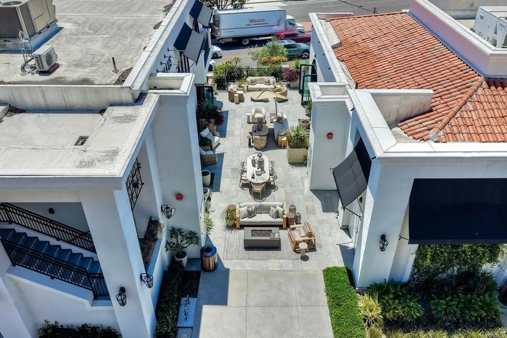 https://cdn.realtyfeed.com/cdn/127/306750786/baab8cc1cfe048eedc21422753241779.webp