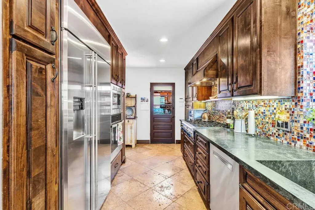 https://cdn.realtyfeed.com/cdn/127/306750830/195410a742a8dcb9f942be21f38a41a0.webp