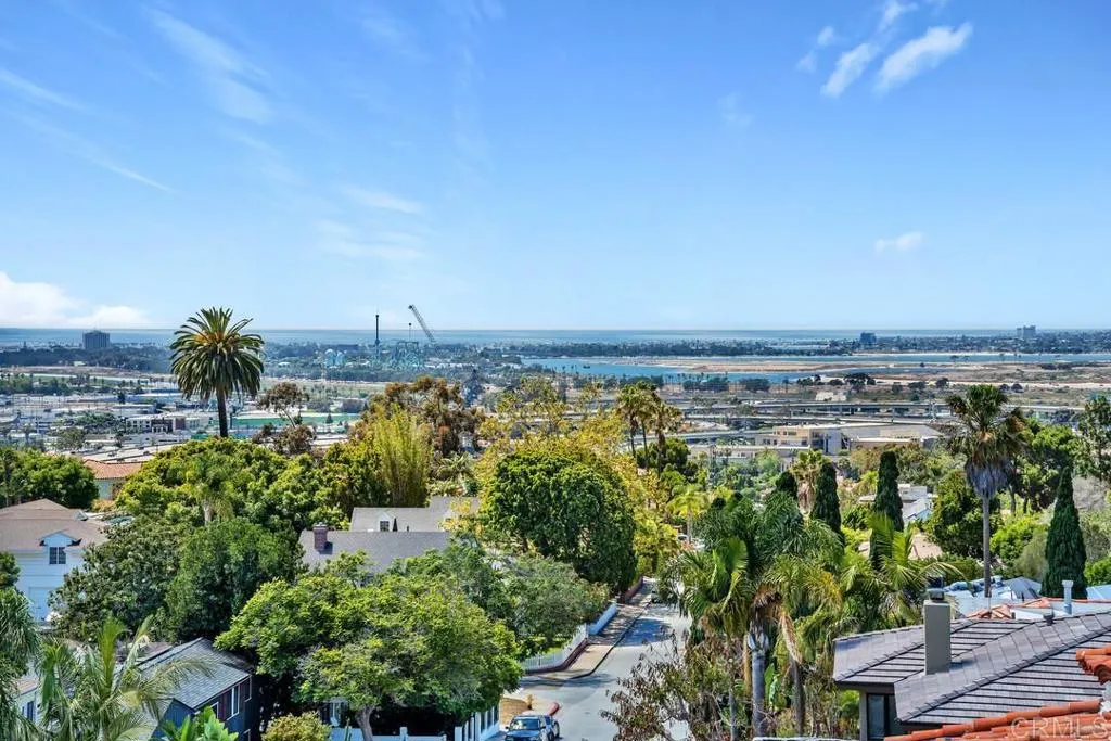 https://cdn.realtyfeed.com/cdn/127/306750830/26b599aa0bf48aa5d403d081dd9863d9.webp