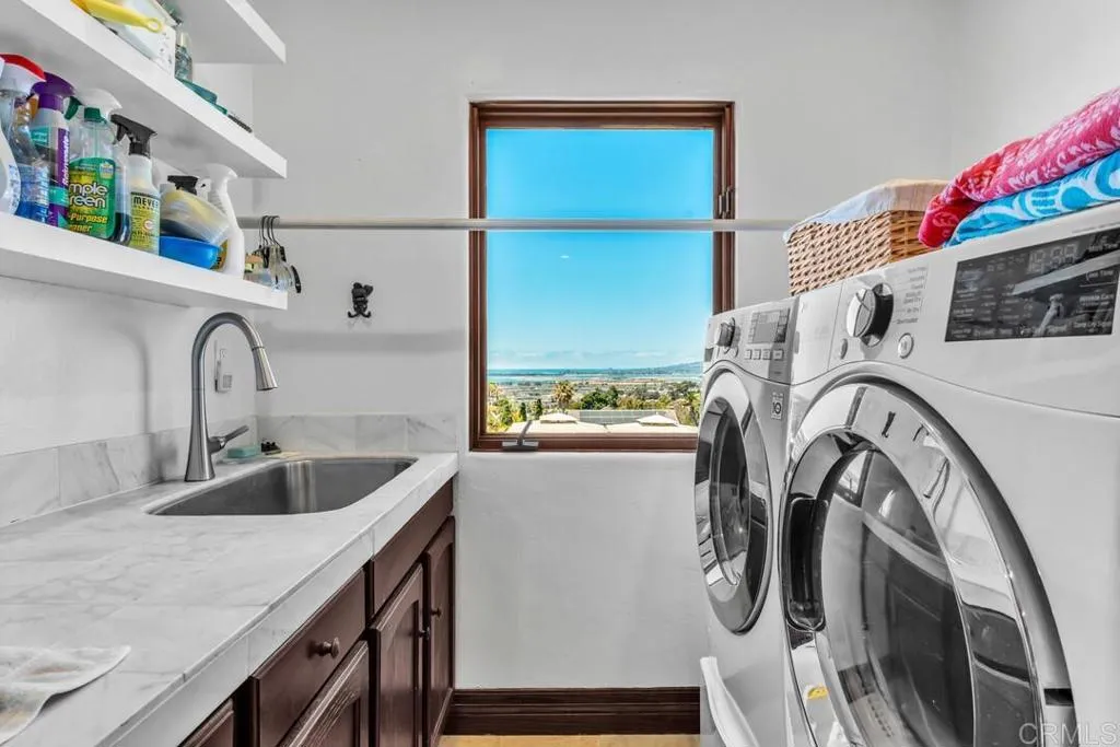 https://cdn.realtyfeed.com/cdn/127/306750830/476c217621cf414be998426903ea22d2.webp