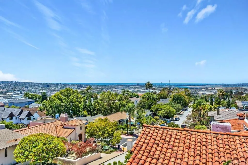 https://cdn.realtyfeed.com/cdn/127/306750830/de311b6d69100c6f6388627fc0e03c07.webp