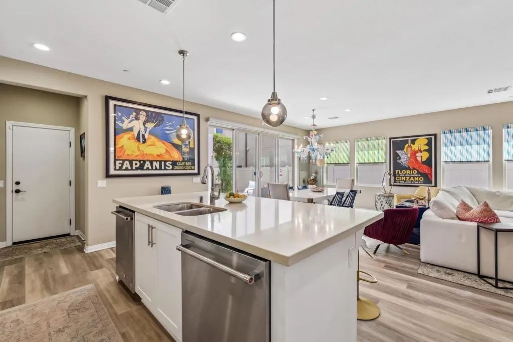 https://cdn.realtyfeed.com/cdn/127/306750836/3c39f27b1a3876a42d8b2cac7aafbf68.webp