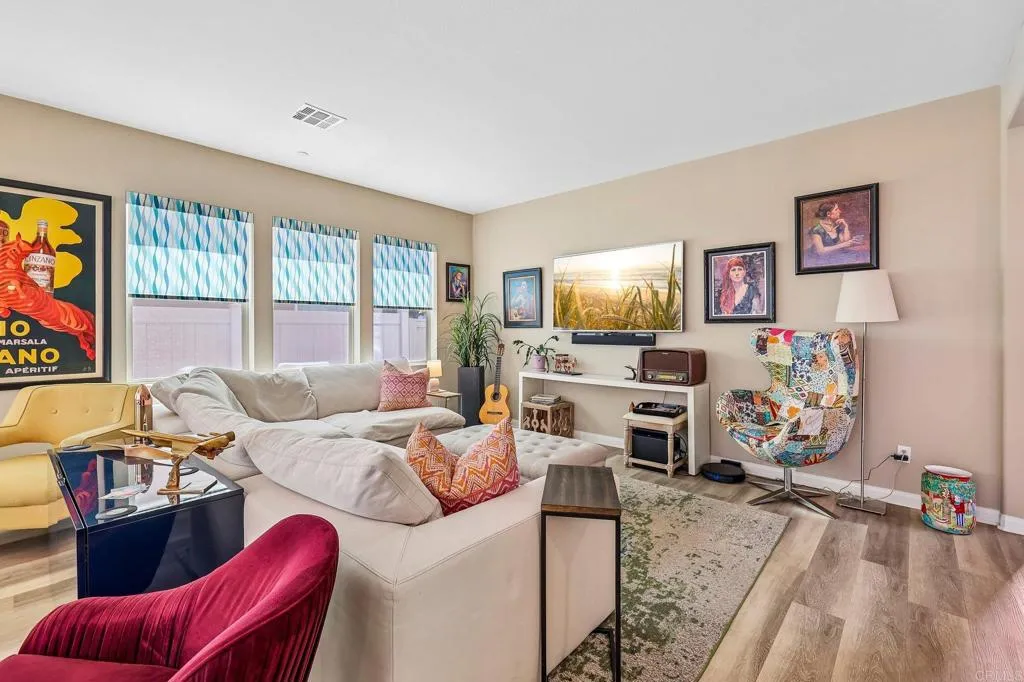 https://cdn.realtyfeed.com/cdn/127/306750836/894b056bfdef63a1cfadfeeee49aac88.webp