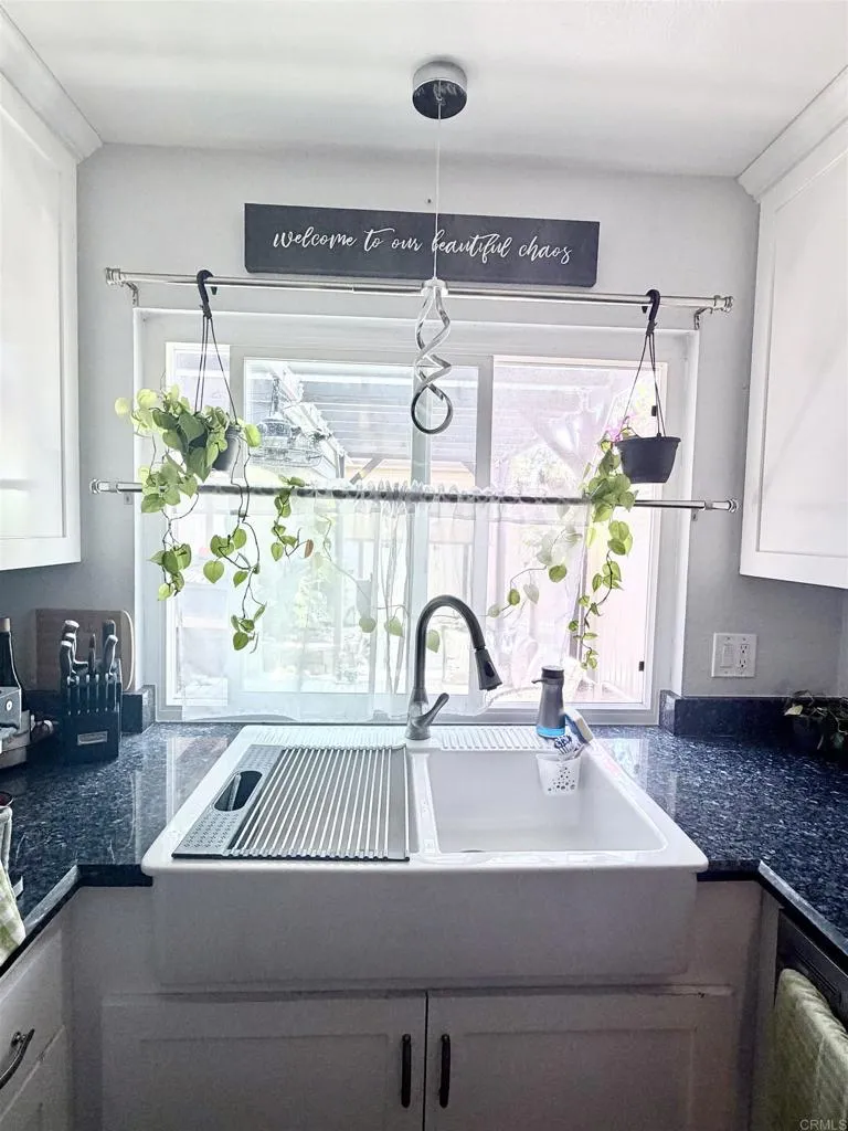 https://cdn.realtyfeed.com/cdn/127/306750841/90eca2f5e5052606db816146b56b3b47.webp