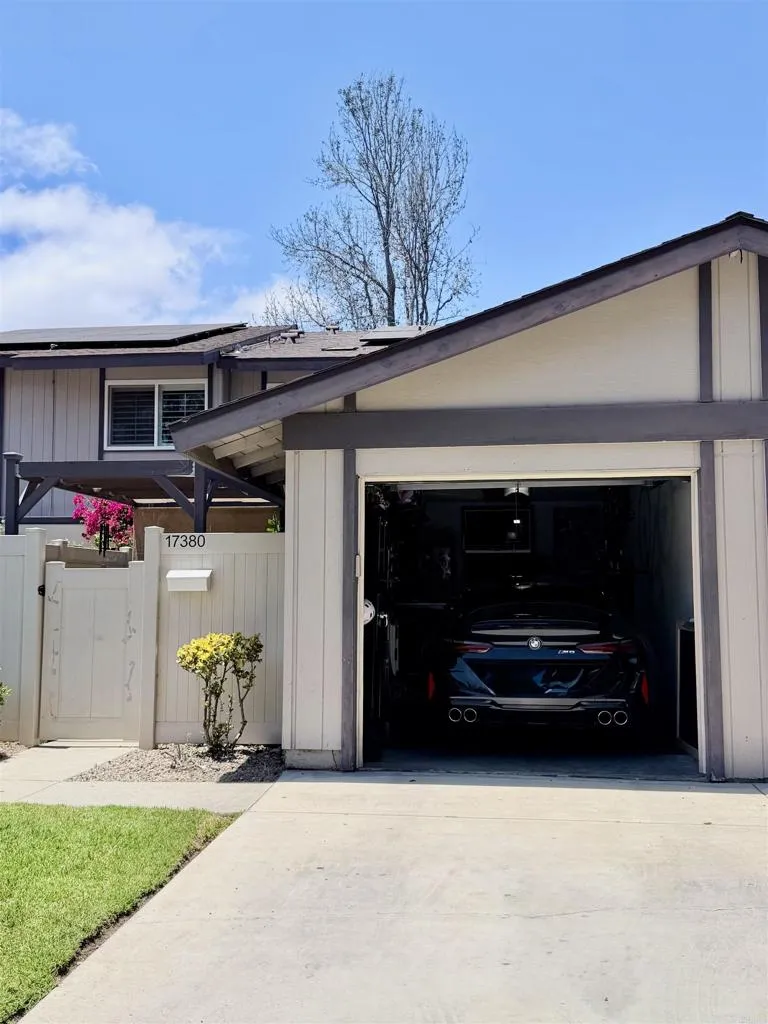 https://cdn.realtyfeed.com/cdn/127/306750841/d89a6dee1913cd1d6d50b6e4fc8f9872.webp
