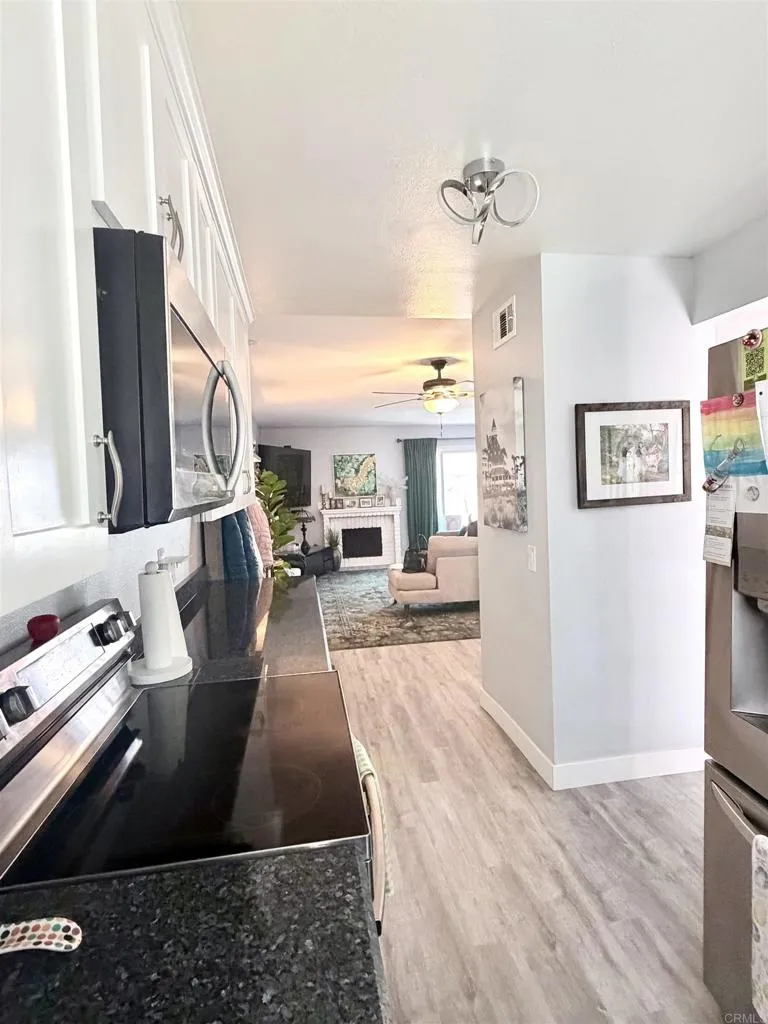 https://cdn.realtyfeed.com/cdn/127/306750841/e5469ddcb7bd24c5789cd949469d1a1c.webp