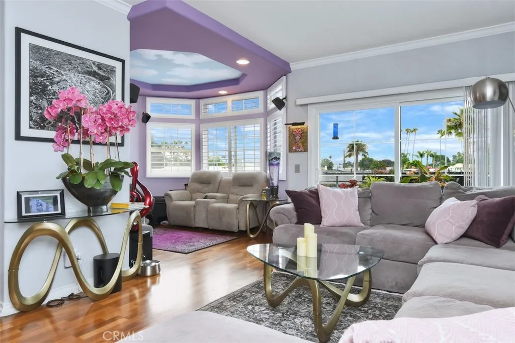 4455 Hazeltine Unit 208, Sherman Oaks, CA 91423 - Main photo, Sherman Oaks, CA