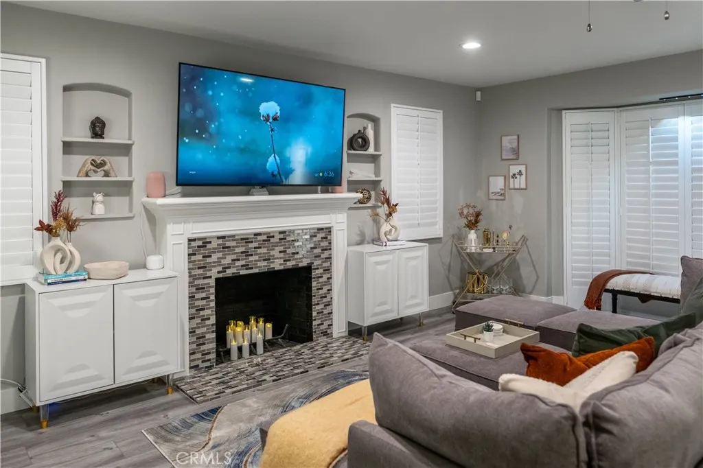 https://cdn.realtyfeed.com/cdn/127/306750900/5f2aaa2a8efa1a4908e3b159f0dc0adb.webp