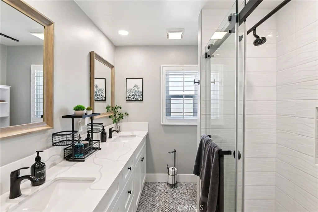https://cdn.realtyfeed.com/cdn/127/306750900/f3aa41499e6ca2c7c1aad43c421e57c7.webp