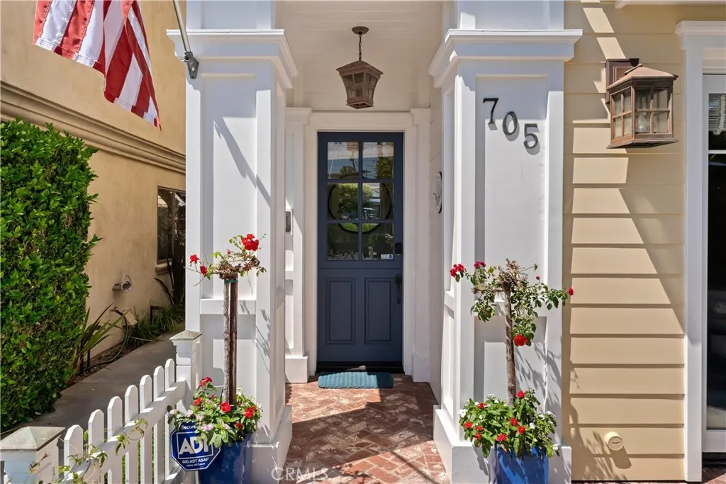 Corona Del Mar, CA 92625