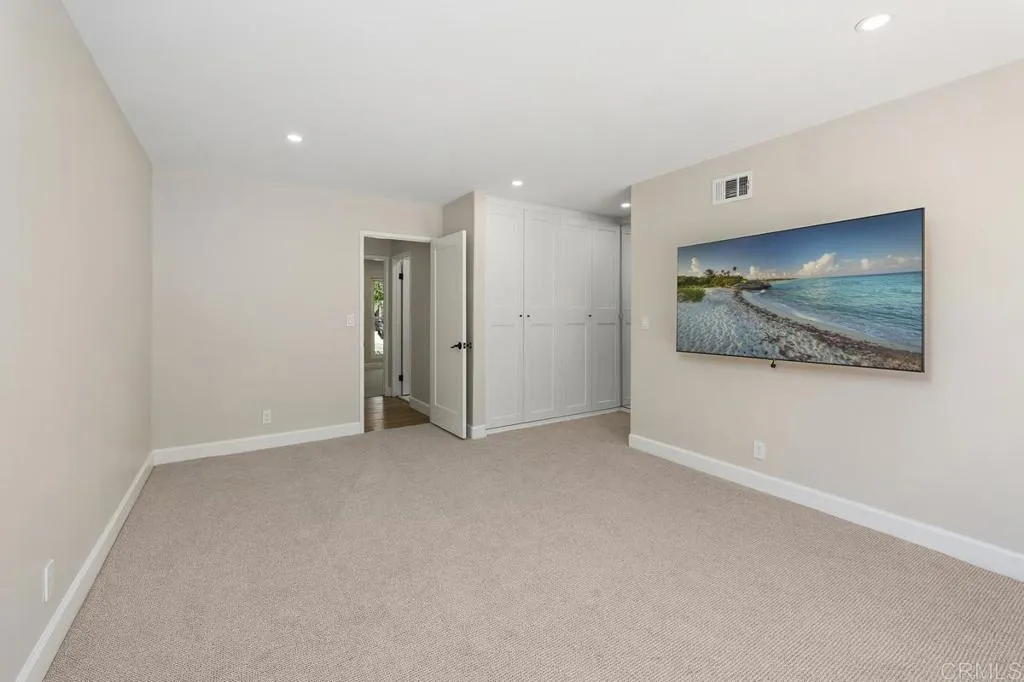 https://cdn.realtyfeed.com/cdn/127/306751027/2cd2fe5fa1acb45873df863b5d7c4a33.webp