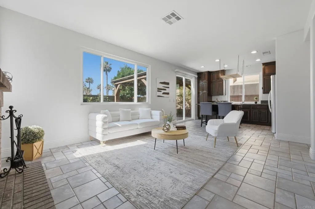 https://cdn.realtyfeed.com/cdn/127/306751036/88fefef6dfb7b59ee42a7d1de17a6698.webp