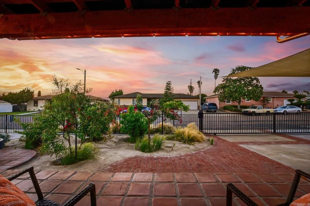 https://cdn.realtyfeed.com/cdn/127/306751037/a01de9759de13d8f39f30c8163491de8.webp