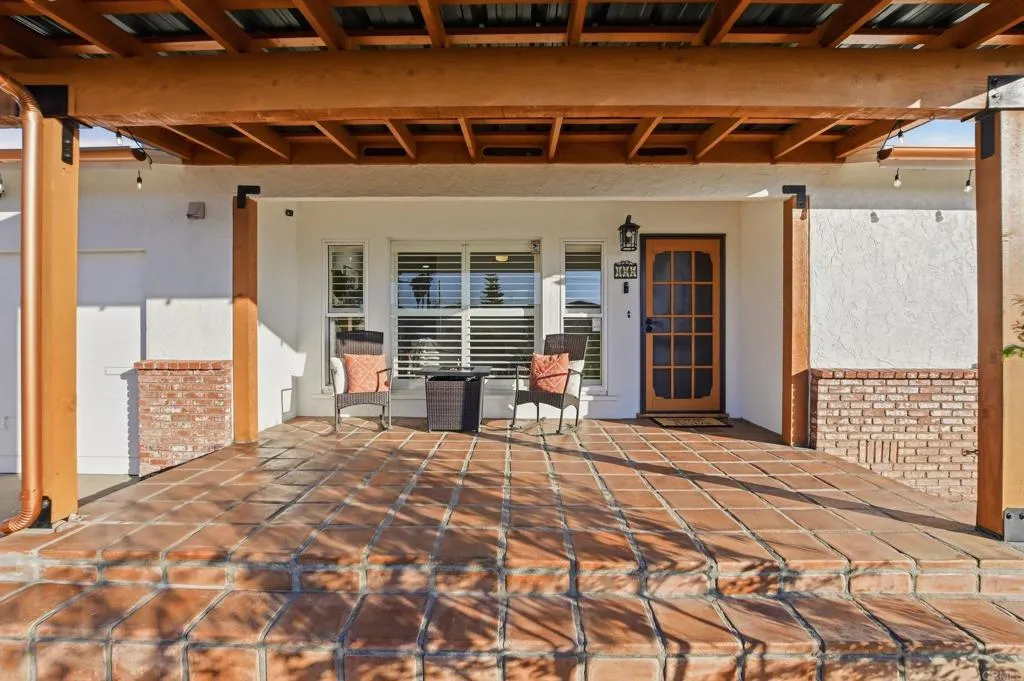 https://cdn.realtyfeed.com/cdn/127/306751037/b27476a3115596c0230dda0960935b3d.webp