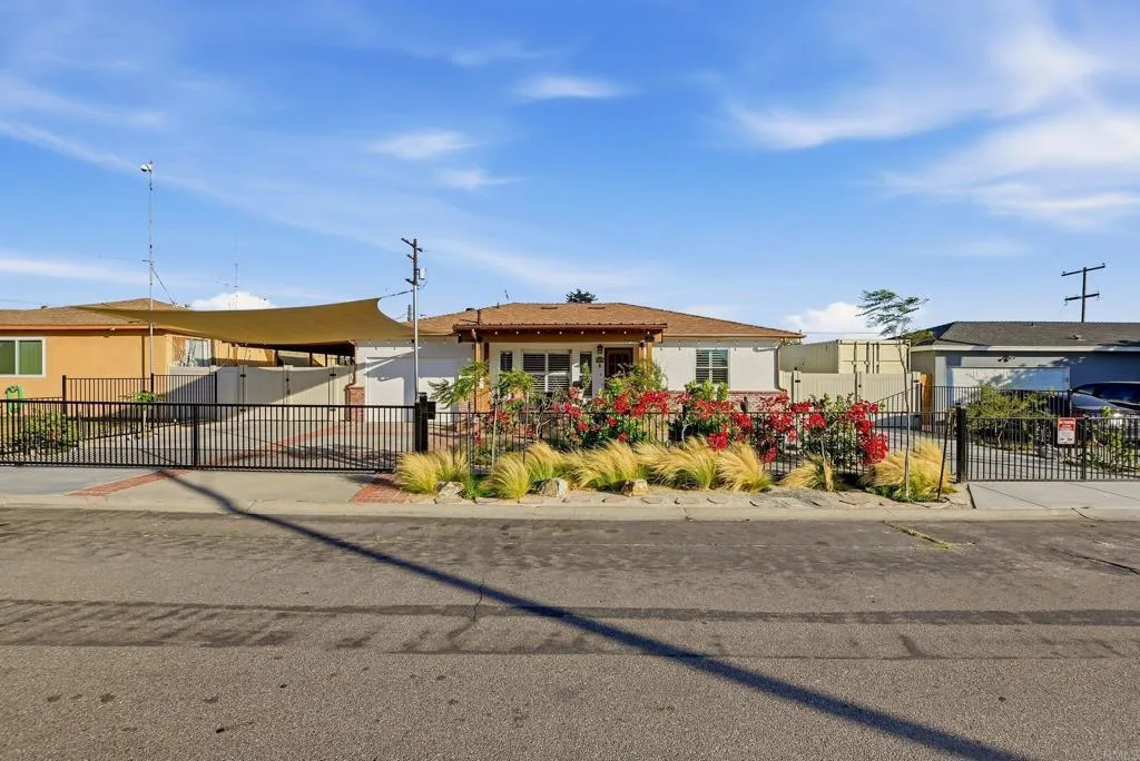 https://cdn.realtyfeed.com/cdn/127/306751037/fb72ce8f03a9657c2c69226a7f120bc7.webp