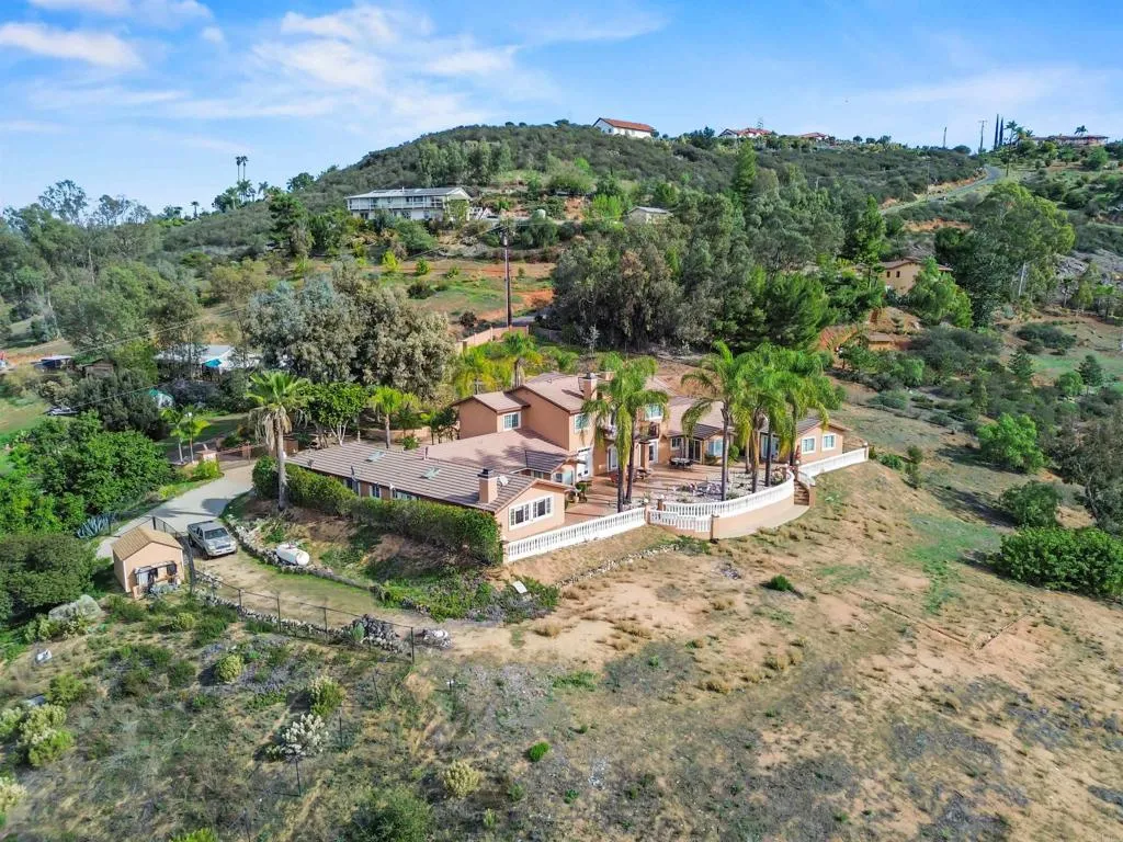 https://cdn.realtyfeed.com/cdn/127/306751076/04c69a38ce7aa2e9fe91160e00b6dbf5.webp