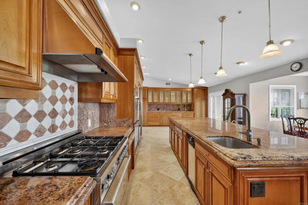 https://cdn.realtyfeed.com/cdn/127/306751076/1c684babfa86389779d62ab80f7597d6.webp
