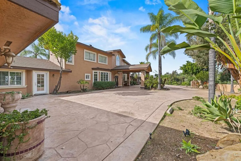 https://cdn.realtyfeed.com/cdn/127/306751076/237a4e3147e10677e6ccfe4923394d03.webp